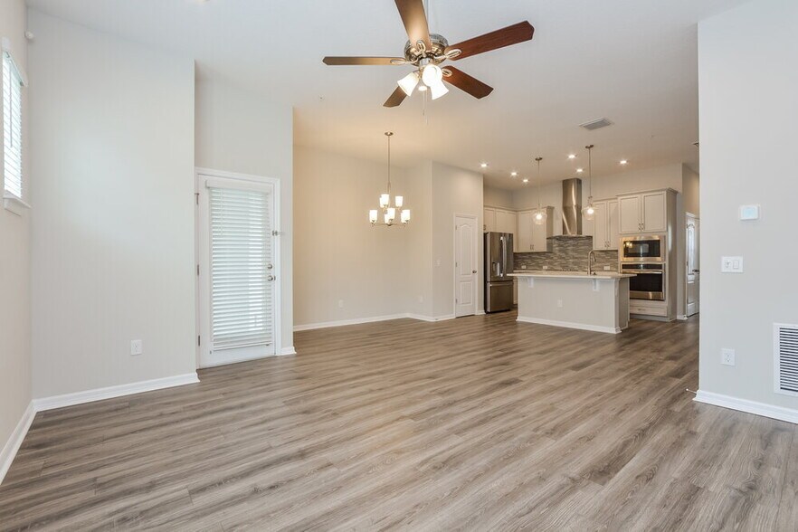 Building Photo - 1125 Mahonia Ct
