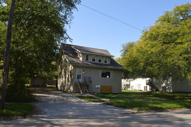 Primary Photo - 137/139 S Franklin