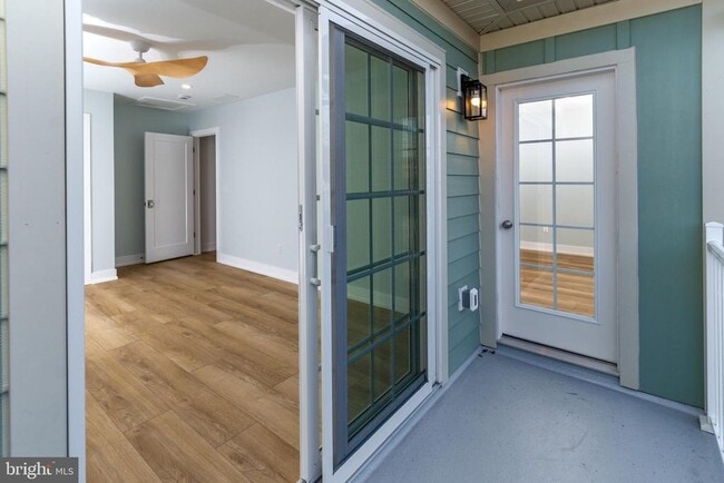 Building Photo - 17 Wilson St