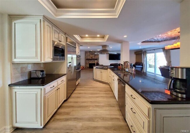 Building Photo - 18684 Santa Ramona St