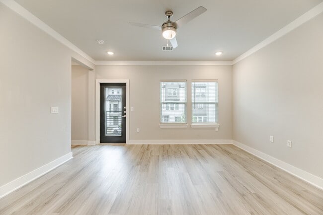 Building Photo - 3-Story 3 Bedroom, 3.5 bath Townhouse in a great community with easy access to PGBT and DNT