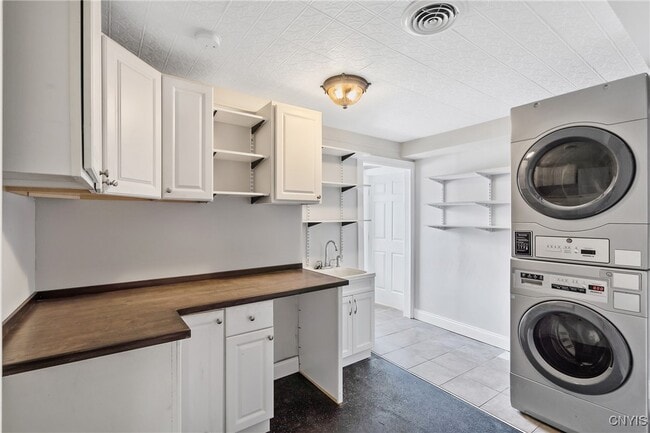 Building Photo - 201 Highbridge St