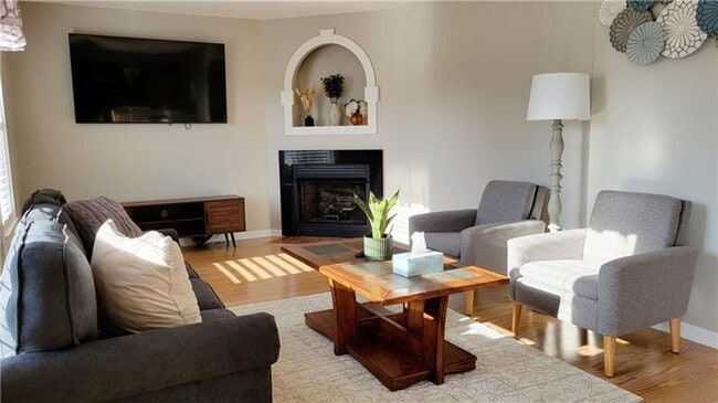 Building Photo - Spacious 4-Bedroom 3.5 bath Colonial with Pool & Modern Upgrades