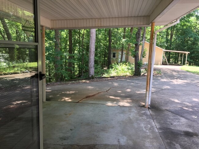 Building Photo - 4084 Friendship Rd