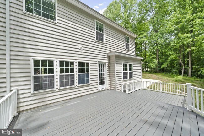 Building Photo - 1525 Walters Ln