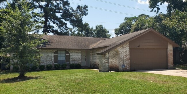 Primary Photo - 5226 Moonshadows Dr