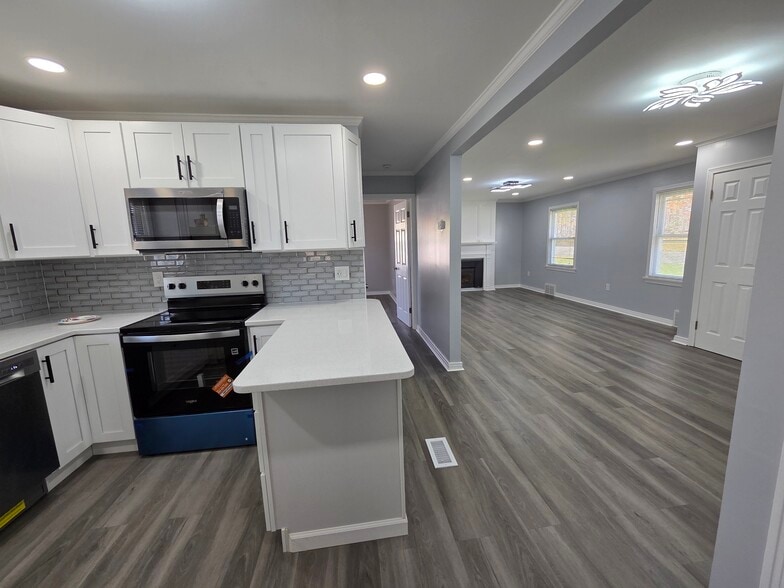 Primary Photo - 52 Vista Ave