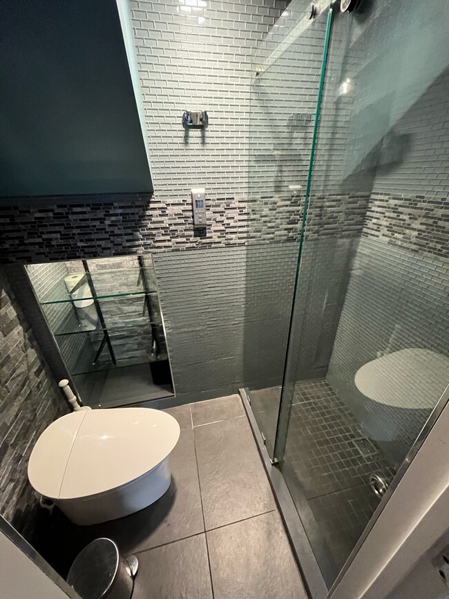 Master Bathroom - 492 Duboce Ave