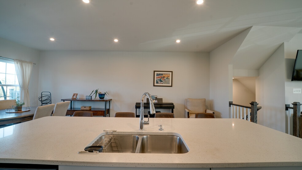 Building Photo - 2630 Jetstream Rd