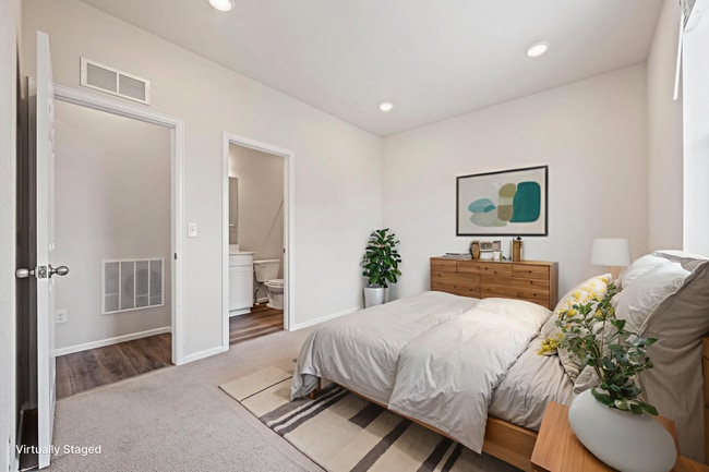 Building Photo - Beautiful Birght & Open 4 Bedroom Home | Bonus Room + Private Deck