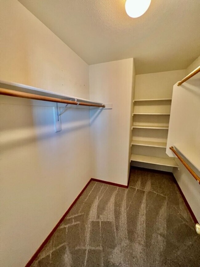 Building Photo - Stunning 4 bedroom home in Claremont Ranch!