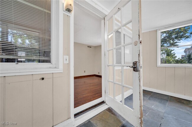 Building Photo - 17521 Crestland Rd