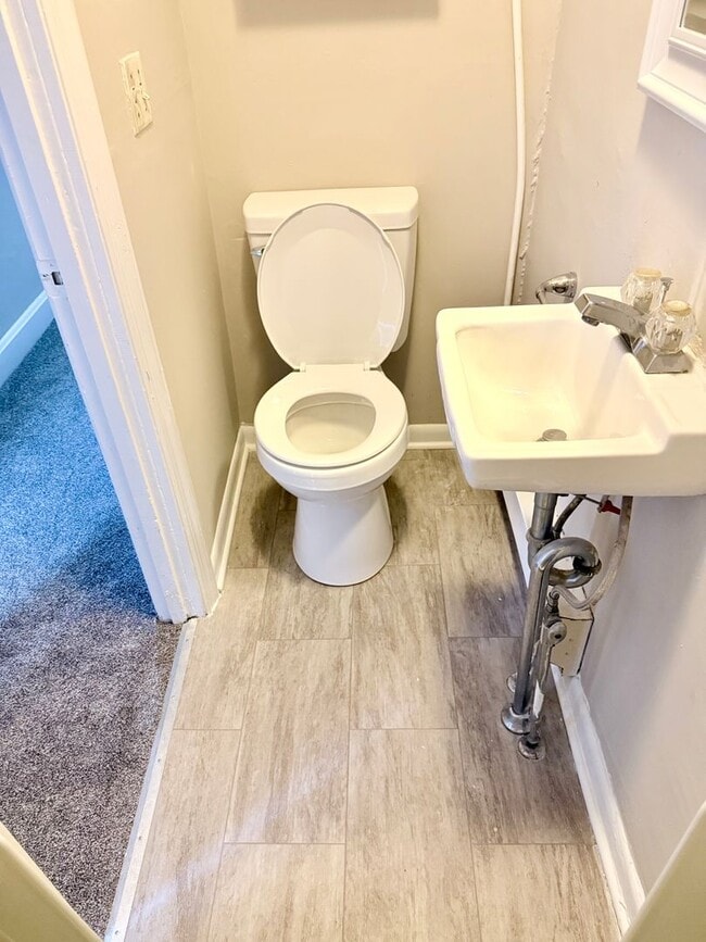 Building Photo - Charming & Spacious Historic 5-Bedroom Home for Rent in Carlisle, PA