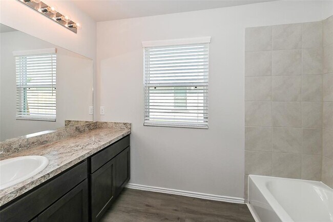 Building Photo - 8614 Doris Oaks Cir