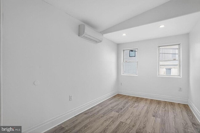 Building Photo - 1302 N Dover St