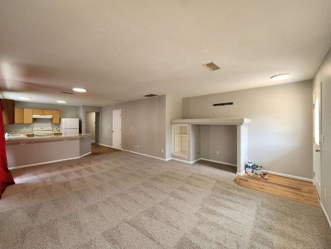 Building Photo - Great 3 Bed Ranch Style Home In Green Valley Ranch Neighborhood