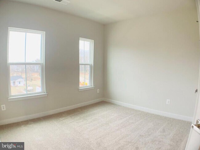 Building Photo - 11380 Willow Green Cir