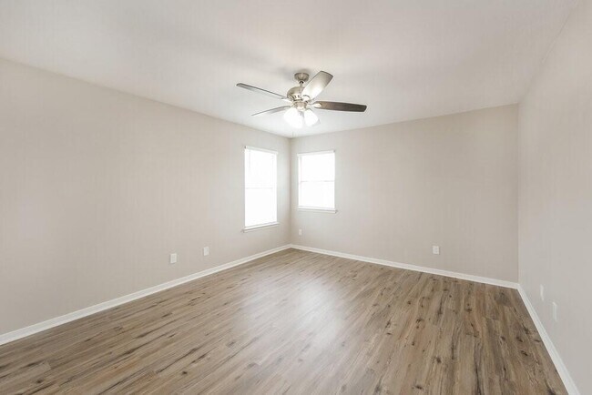Building Photo - 5518 Sequin Dr