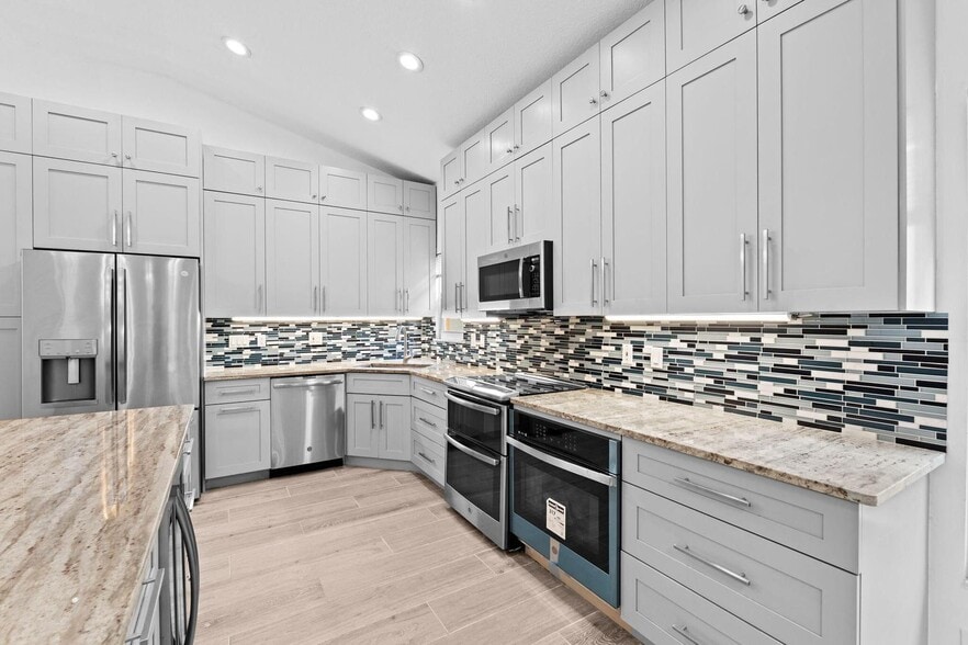 Building Photo - 5122 Elpine Way