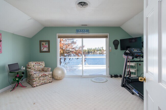 Building Photo - 810A Madam Moores Ln