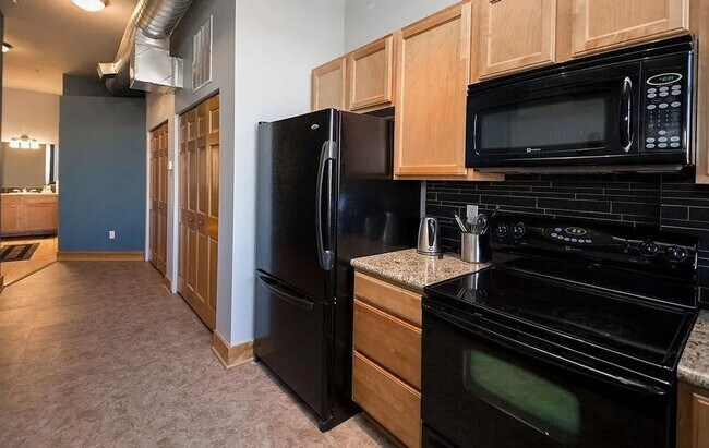 Building Photo - Studio Condo in Heart of Old Town Fort Collins!
