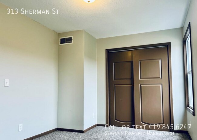 Building Photo - 313 Sherman St