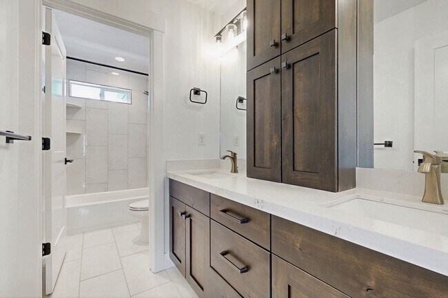 Building Photo - High-End Spacious 4 Bedroom Home in Desirable Highland with Private Backyard and Finished Basement