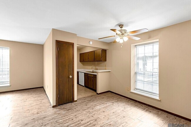 Building Photo - 2100 College Dr