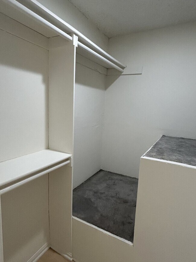 Building Photo - Cozy 3 bedroom Condo in the most desired neighborhood at City of Alhambra