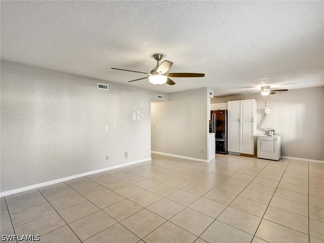 Building Photo - 4621 Bayshore Dr