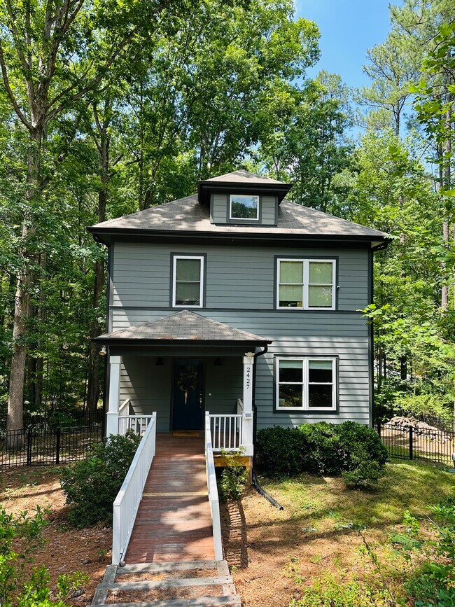 Building Photo - 2427 Winburn Ave