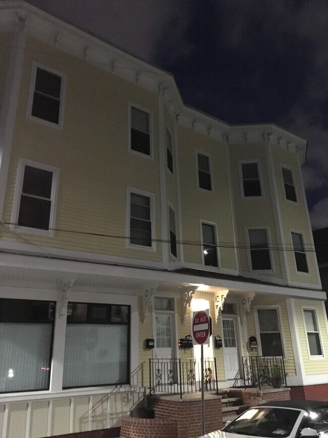 Building Photo - 3bed 2bath in Cambridge 9/1