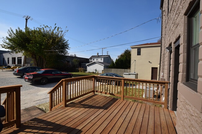 Building Photo - 97 Gates St