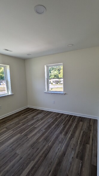 Building Photo - 403 Morehouse Dr