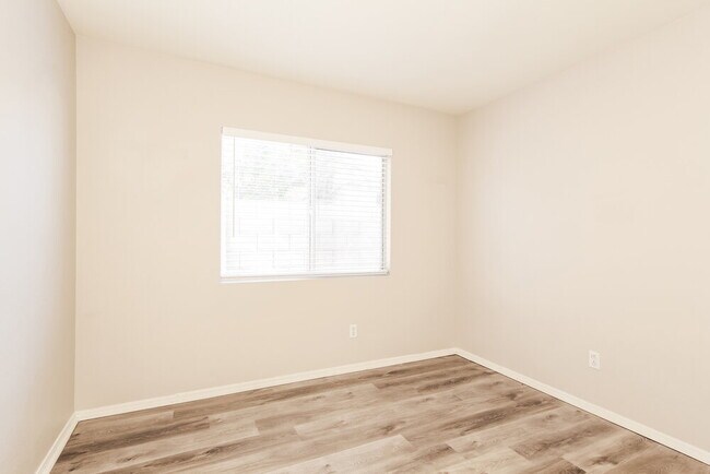 Building Photo - 11591 W Hubbell St