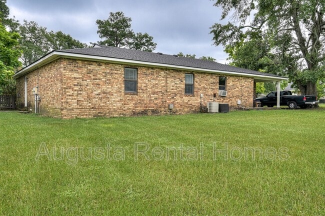 Building Photo - 315 Old Plantation Rd