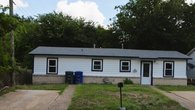 Primary Photo - 901 S 19th St