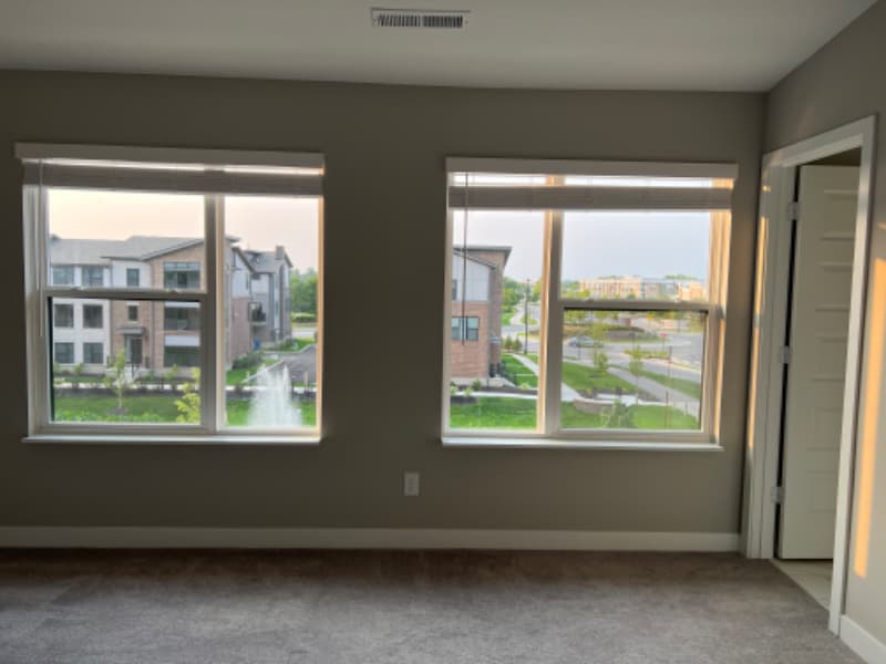 Building Photo - 677 Golborne St