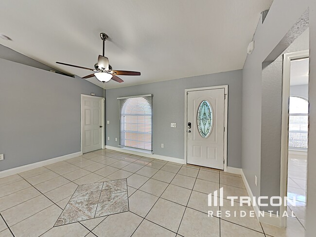 Building Photo - 871 Jarnac Dr