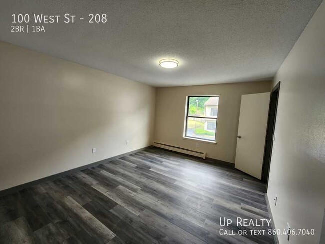 Building Photo - Gorgeous 2BD TH in Vernon!