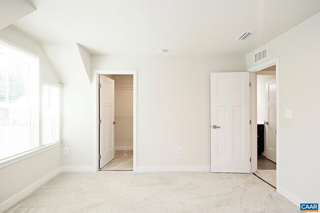 Building Photo - 922 Marsac St