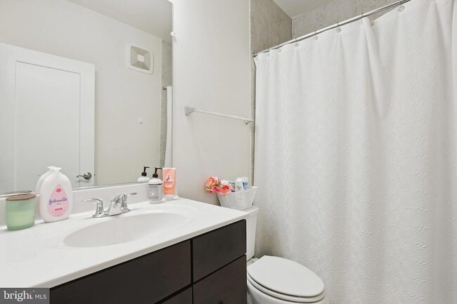 Building Photo - 55 Silverway Dr