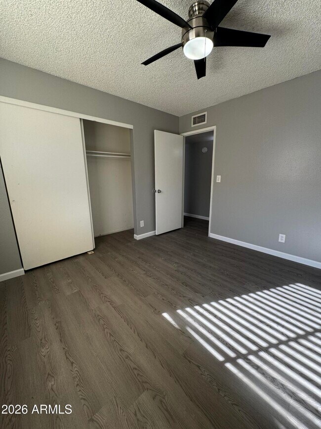 Building Photo - 6527 N 67th Ave