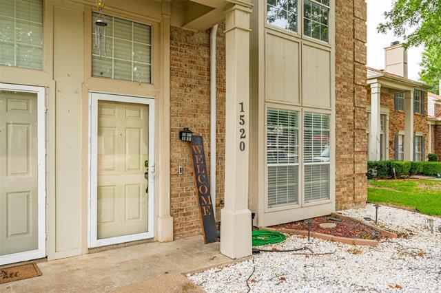 Building Photo - 1520 Beach Ln