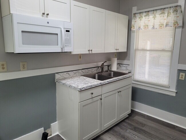 Building Photo - 112 Boston Ct