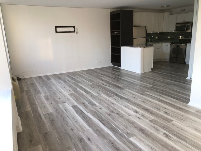 Building Photo - 1360 N Sandburg Terrace