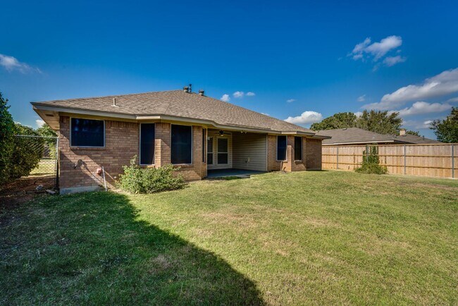 Building Photo - 1644 Greenway Ct