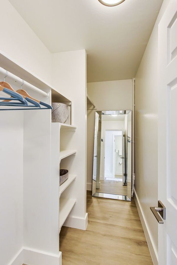 Building Photo - Newly renovated apartment at Oakbrook! Up ...