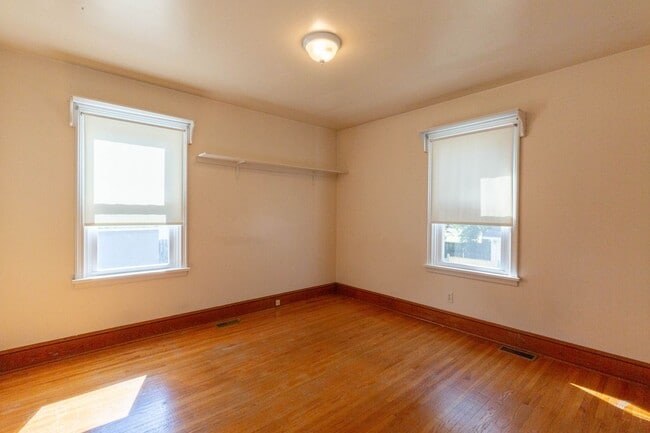 Building Photo - 2 Bed, 1 Bath Rancher in Martinsburg, WV