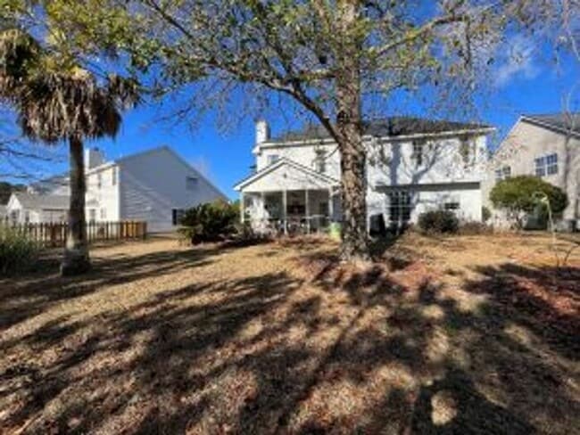 Building Photo - Park West with Water View